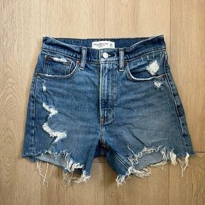 Abercrombie & Fitch High Rise The 4” Mom Shorts